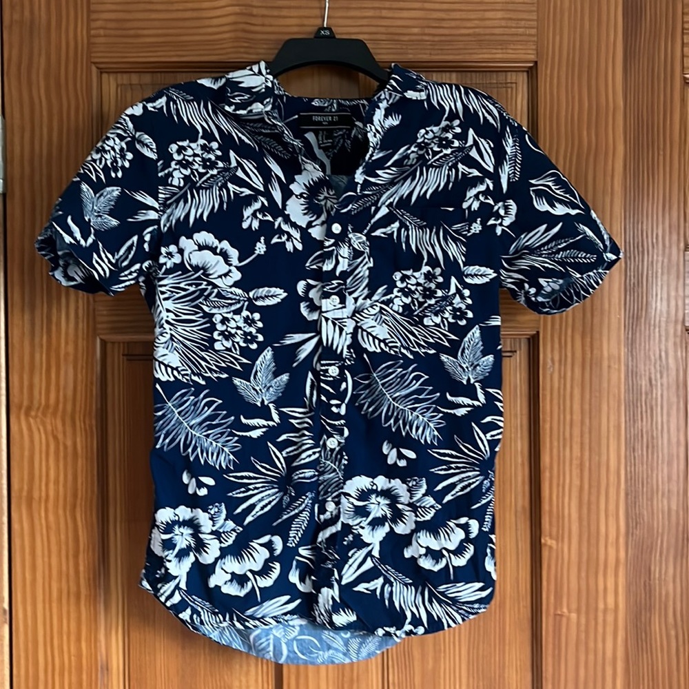 Men’s Hawaiian Button Up Short-Sleeve Shirt